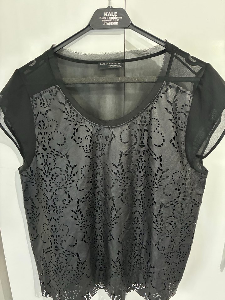 Zara Dantel Detaylı Siyah Gri Kolsuz Bluz - Görsel 3