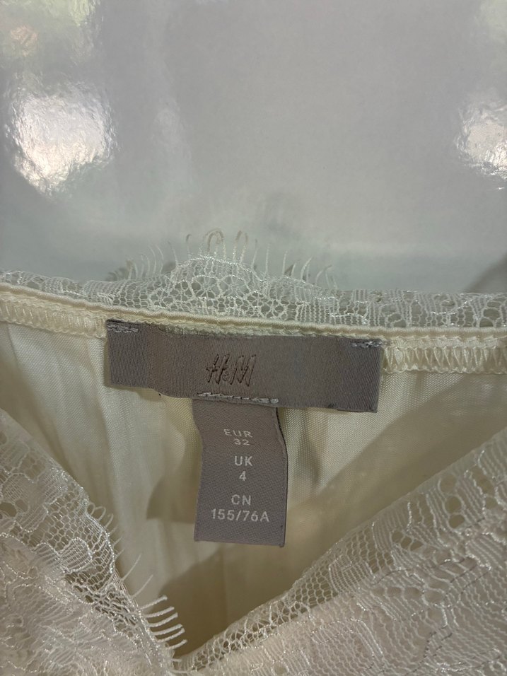 H&M Dantel Detaylı Beyaz Askısız Kadın Bluz - Görsel 3