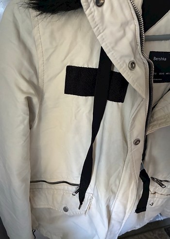 Bershka Kürk Detaylı Beyaz Midi Kadın Kışlık Ceket - Görsel 4