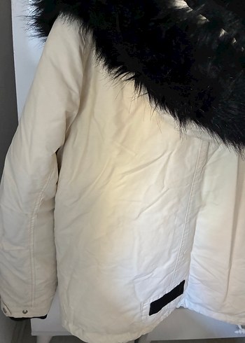 Bershka Kürk Detaylı Beyaz Midi Kadın Kışlık Ceket - Görsel 10