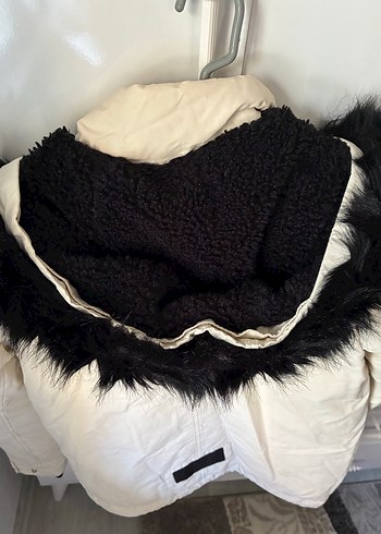 Bershka Kürk Detaylı Beyaz Midi Kadın Kışlık Ceket - Görsel 12