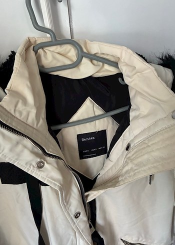 Bershka Kürk Detaylı Beyaz Midi Kadın Kışlık Ceket - Görsel 6