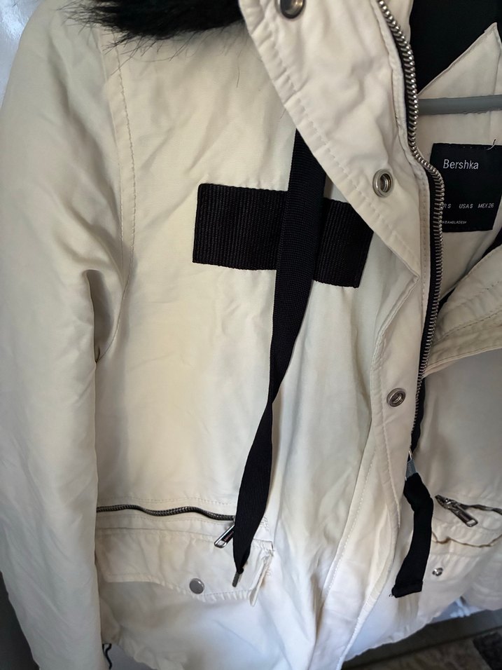 Bershka Kürk Detaylı Beyaz Midi Kadın Kışlık Ceket - Görsel 4