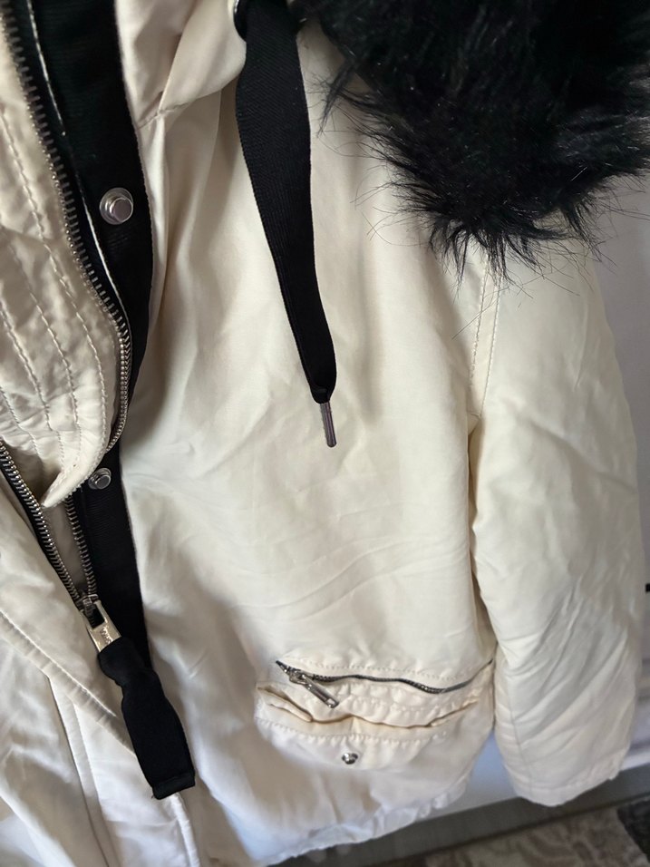 Bershka Kürk Detaylı Beyaz Midi Kadın Kışlık Ceket - Görsel 5