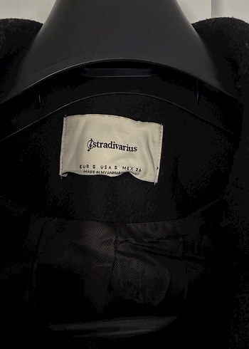 Stradivarius Siyah Düğmeli Klasik Kaban - Görsel 4