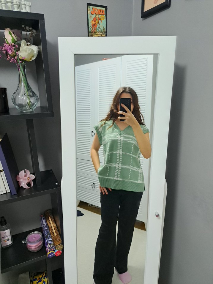 Kadın Yeşil Ekose V Yaka Süveter - Görsel 2