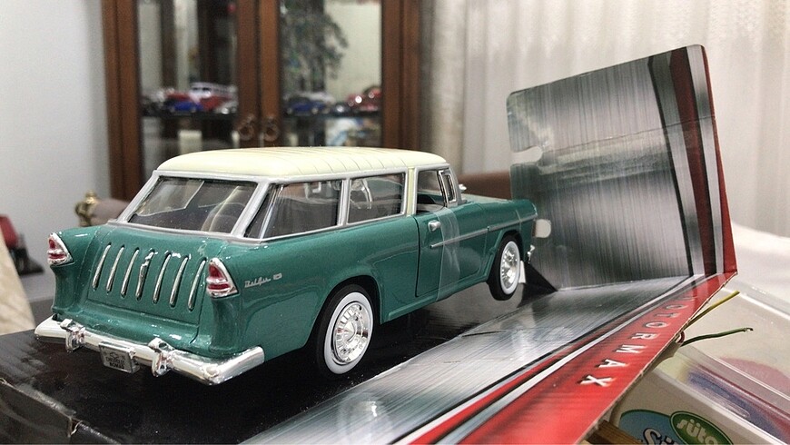  1/24 ölçek 1955 model Chevrolet Nomad kapıları bantlı yeni kutu