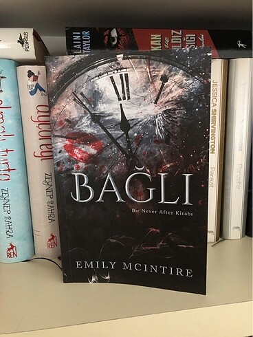 Bağlı Emily MCINTRE