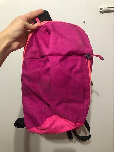 Pembe sırt çantası