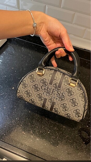 guess çanta
