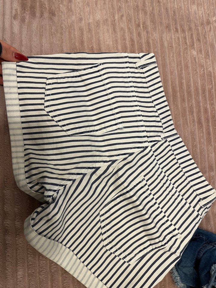 Çizgili şort - Görsel 2
