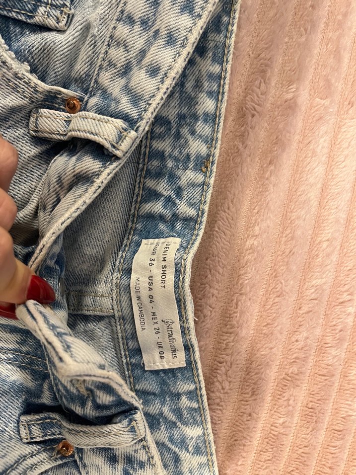 Yırtık Kot Şort - Görsel 2