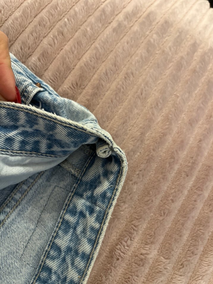 Yırtık Kot Şort - Görsel 3