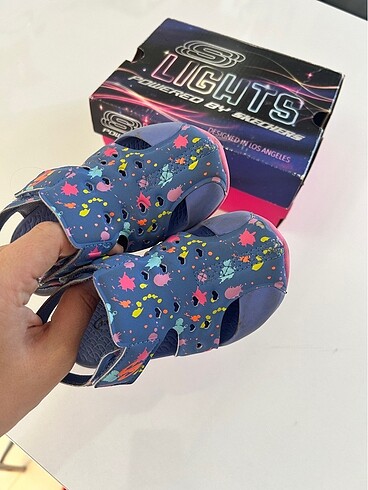 24 Beden Skechers çocuk sandalet