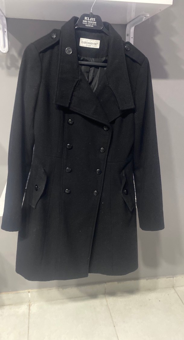 Çift Düğmeli Siyah Kaban - Görsel 2