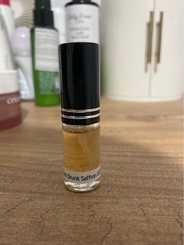 Diğer Borntostandout Drunk Saffron EDP