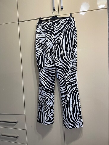 42 Beden İpekyol Zebra pantolon