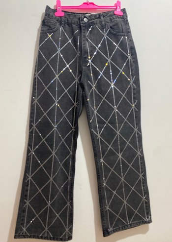 Pul İşlemeli Gri Midi Boy Denim Kadın Pantolon