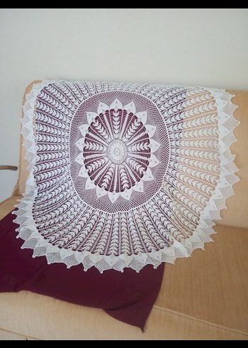 Beyaz İşlemeli El İşi Dantel Örtü