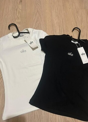 Stradivarius Alo yoga tişört