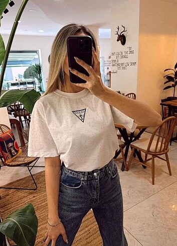 Guess T-shirt