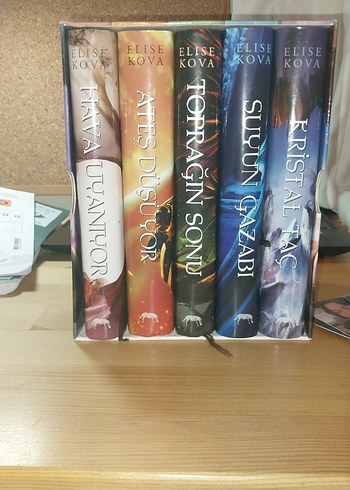 Elise Kova 5 Kitap Seti - Hava uyanıyor