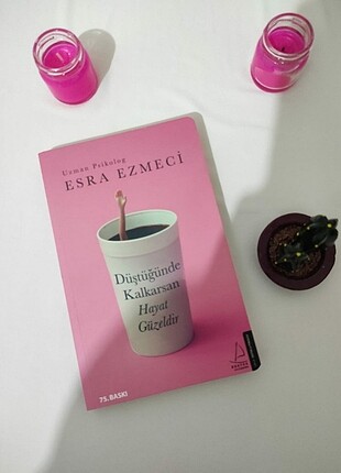 ESRA EZMECİ DÜŞTÜĞÜNDE KALKARSAN HAYAT GÜZELDİR