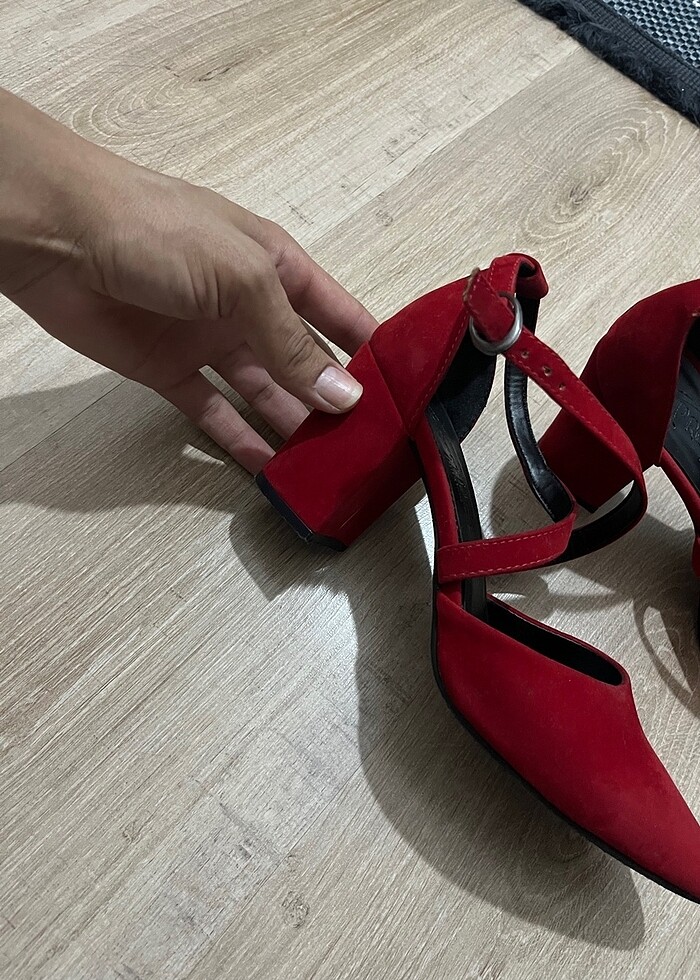 Topuklu ayakkabı - Görsel 2