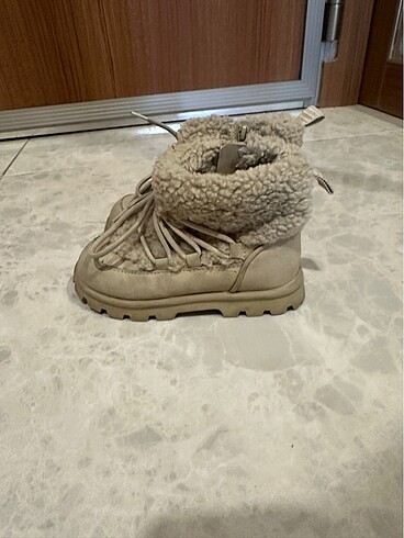 23 Beden Zara bot