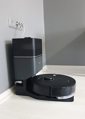  Beden Roborock Siyah Robot Süpürge