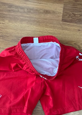 Baskılı Kırmızı Erkek Çocuk Deniz Şortu - Görsel 2