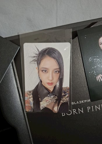 JISOO Versiyonu 2. Albüm Digipack Seti - Görsel 2