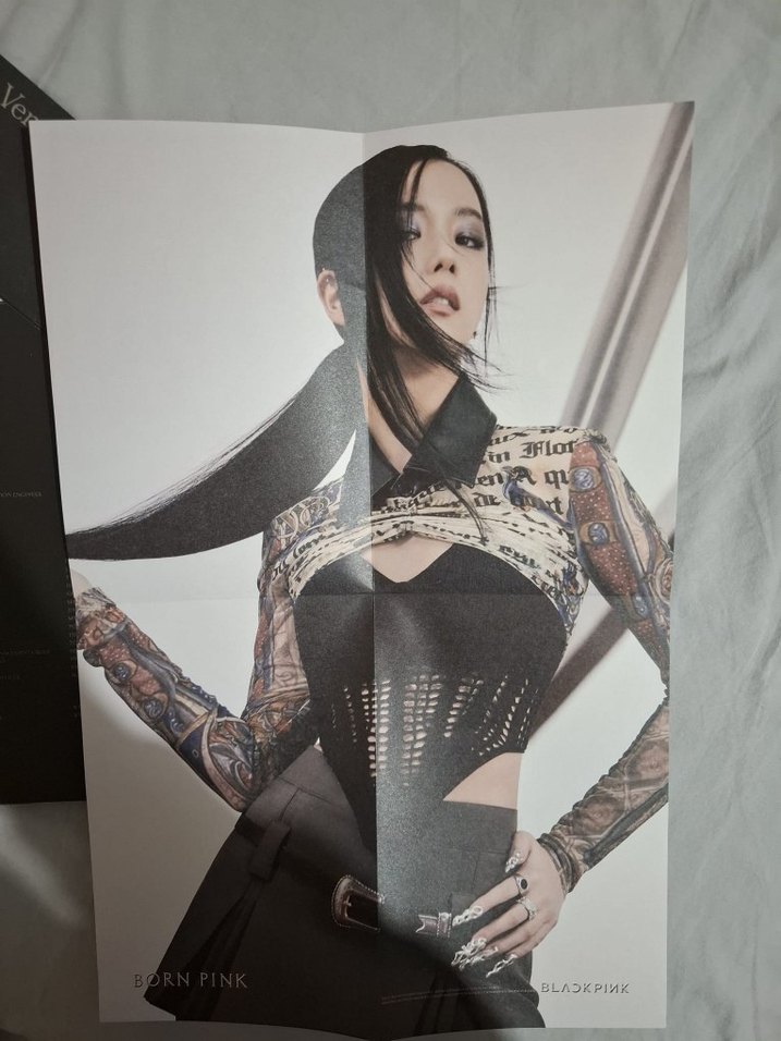 JISOO Versiyonu 2. Albüm Digipack Seti - Görsel 5