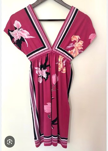 Pembe V Yaka Çiçekli plaj elbisesi 36