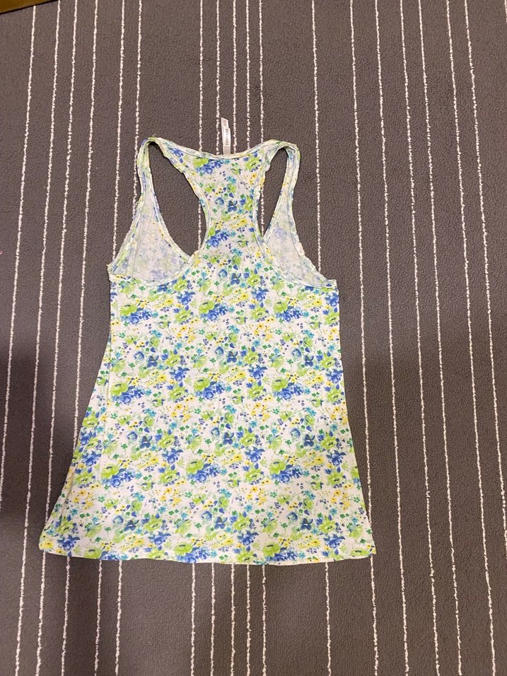 Çiçek Desenli Dantelli V Yaka Kadın Atlet - Görsel 3