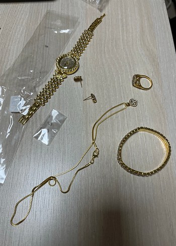 Altın Renkli Payetli Kadın Saati ve kolye takım - Görsel 2