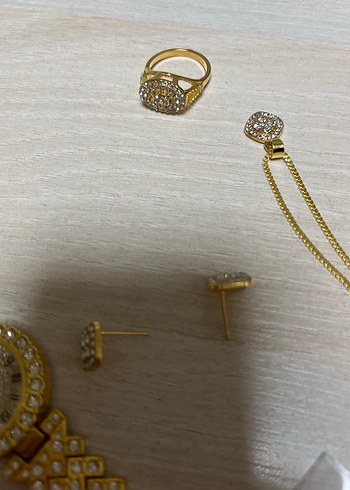 Altın Renkli Payetli Kadın Saati ve kolye takım - Görsel 7