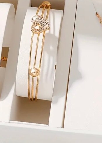 Zincir Detaylı Altın Renk Kadın Takı Seti - Görsel 2