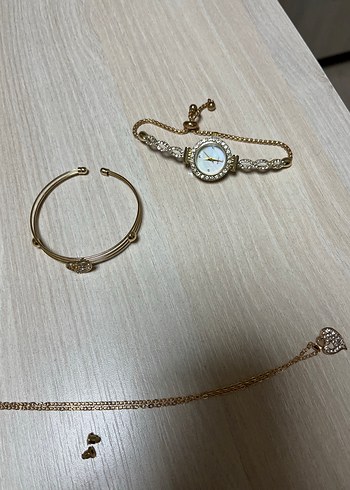 Zincir Detaylı Altın Renk Kadın Takı Seti - Görsel 5