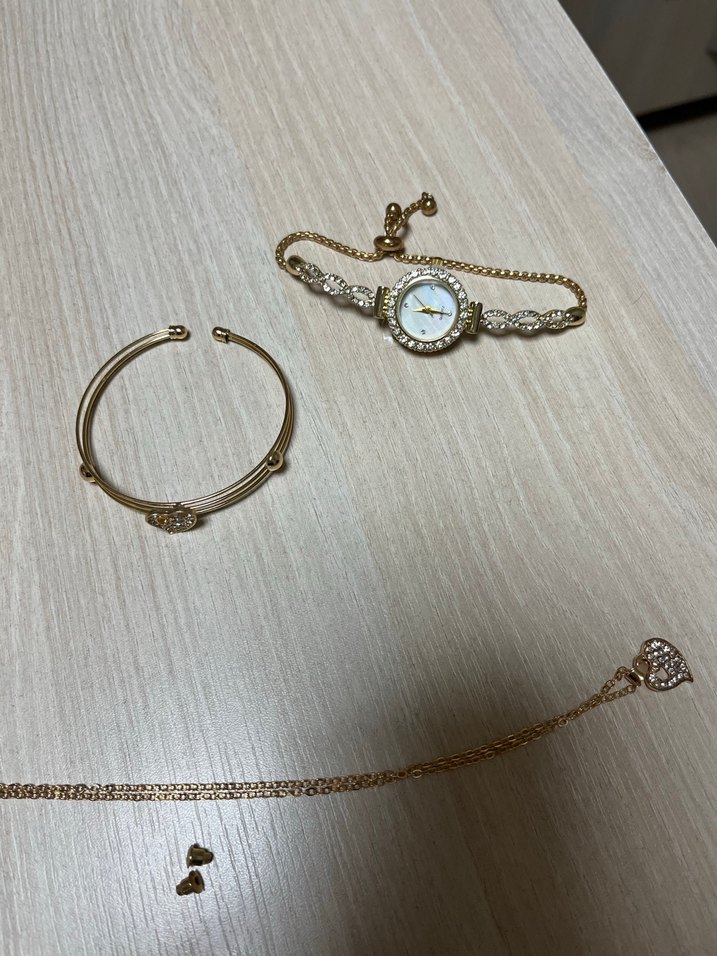 Zincir Detaylı Altın Renk Kadın Takı Seti - Görsel 5
