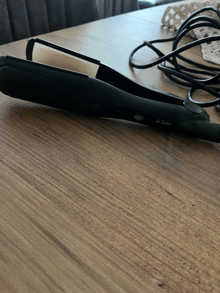 Siyah Saç Düzleştirici - Görsel 3
