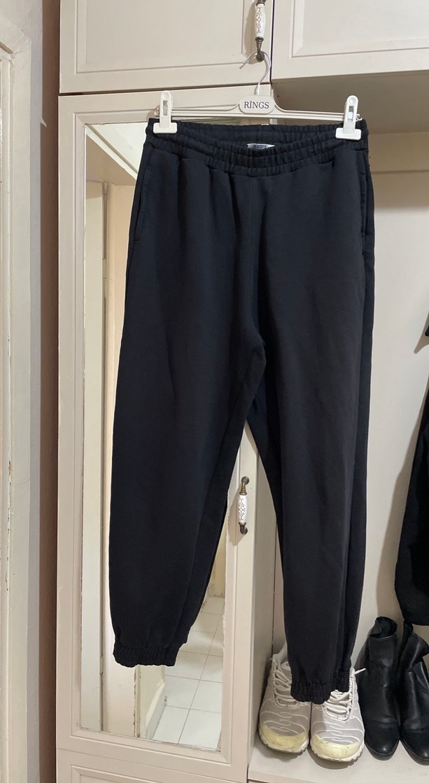 Siyah Bol Kesim Midi Eşofman Altı - Görsel 2