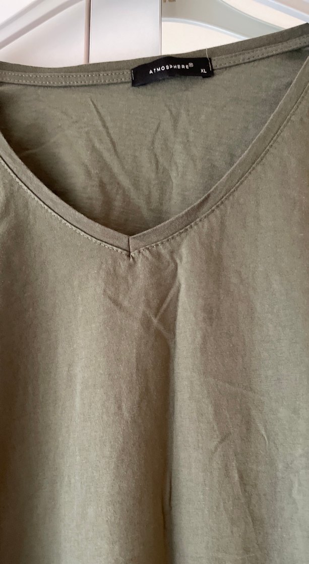 V Yaka Kısa Kollu Salaş Keten Tişört - Görsel 3