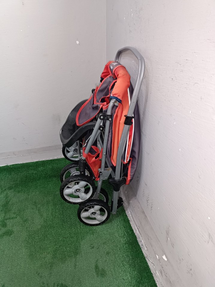 Kırmızı Bebek Arabası Temiz Sağlamdır Kargo Var - Görsel 5