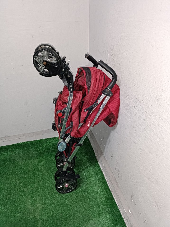 Kırmızı Bebek Arabası Temiz Sağlamdır Kargo Var - Görsel 5