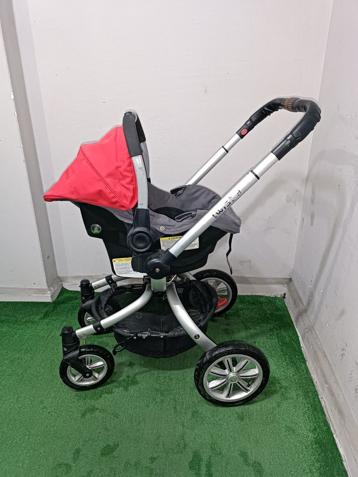 Kırmızı ve Gri Bebek Arabası Temiz Sağlamdır Kargo Var - Görsel 3
