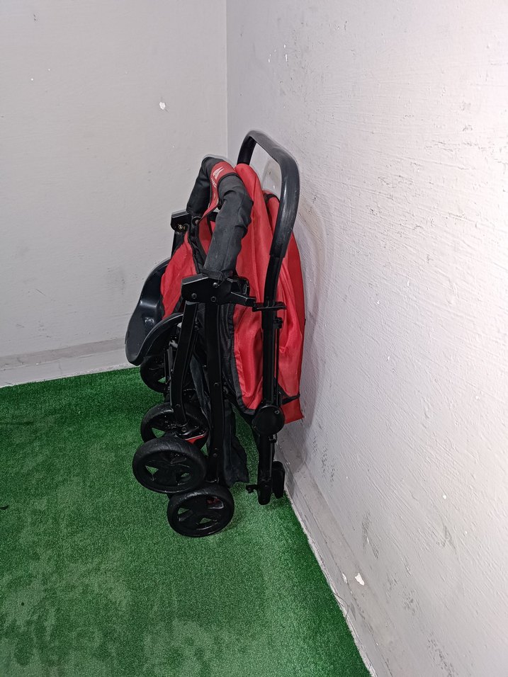 Koyu Kırmızı Bebek Arabası Temiz Sağlamdır Kargo Var - Görsel 5