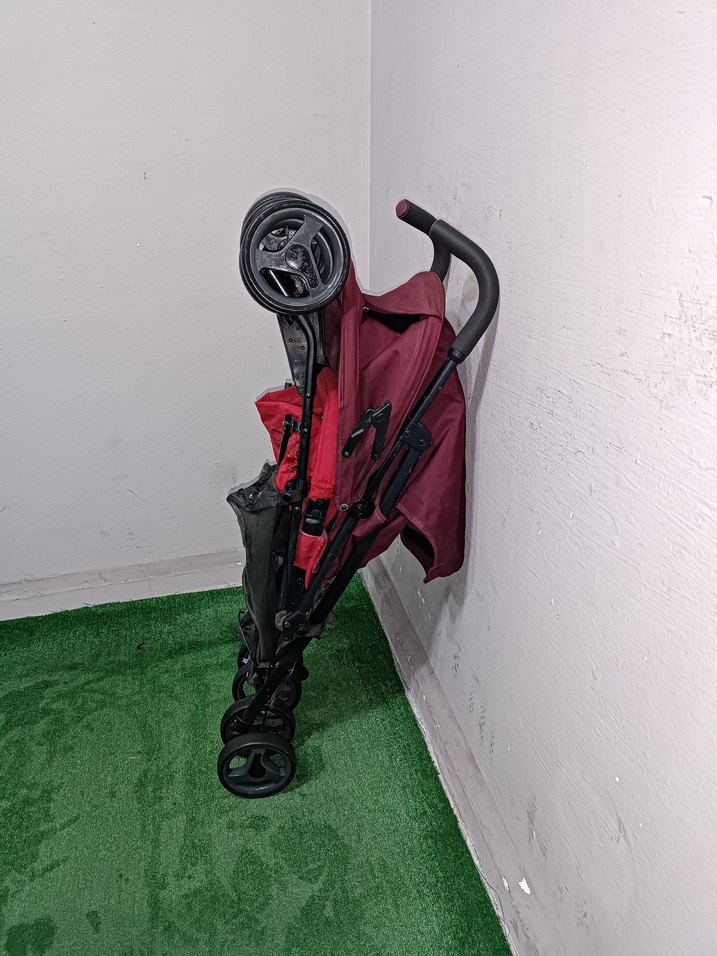 Koyu Kırmızı Bebek Arabası Temiz Sağlamdır Kargo Var - Görsel 5