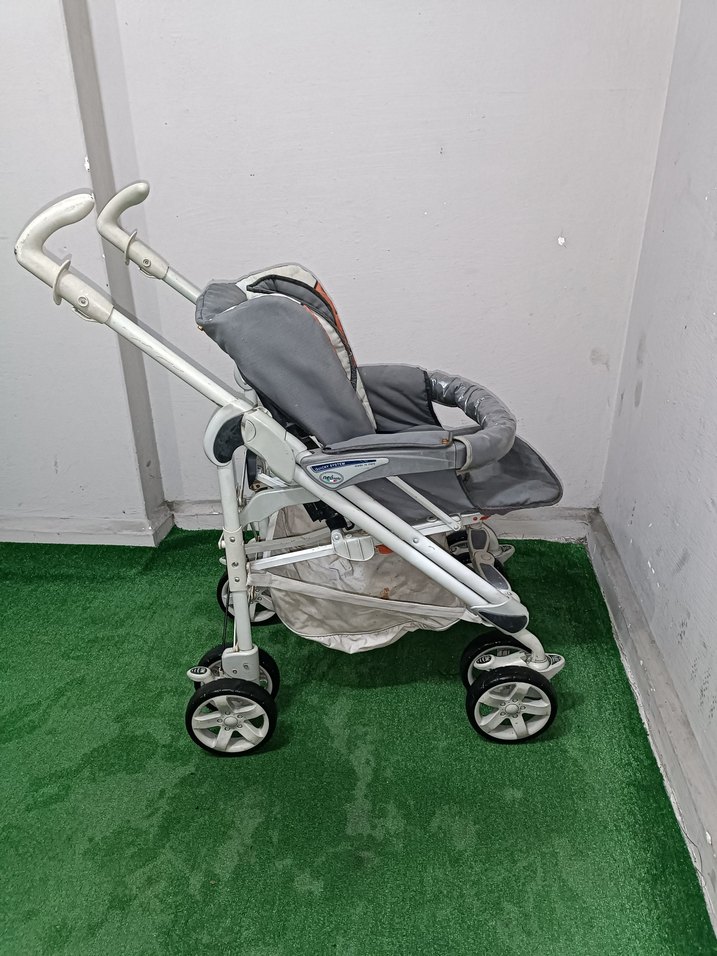 Gri Bebek Arabası Katlanabilir Model Temiz Sağlamdır Kargo Var - Görsel 4