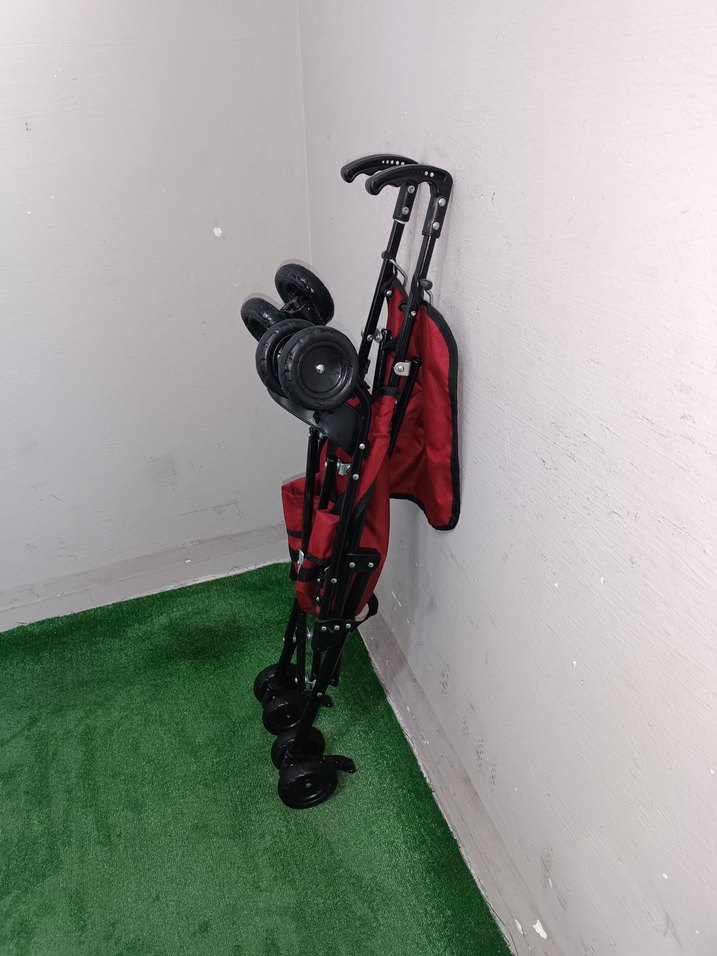 Koyu Kırmızı Bebek Arabası Temiz Sağlamdır Kargo Var - Görsel 4